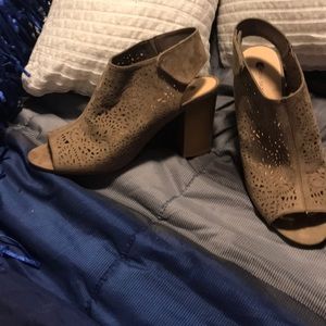 Tan Open Toe Chinky Heels